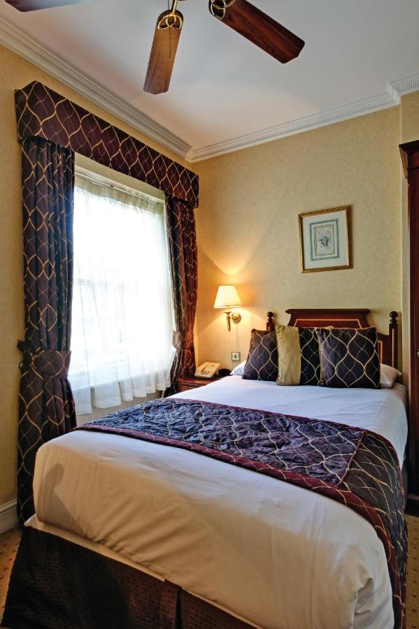 Grange Blooms Town House Hotel - Laterooms
