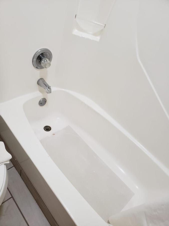 Value Inn & Suites Salina — photo 3