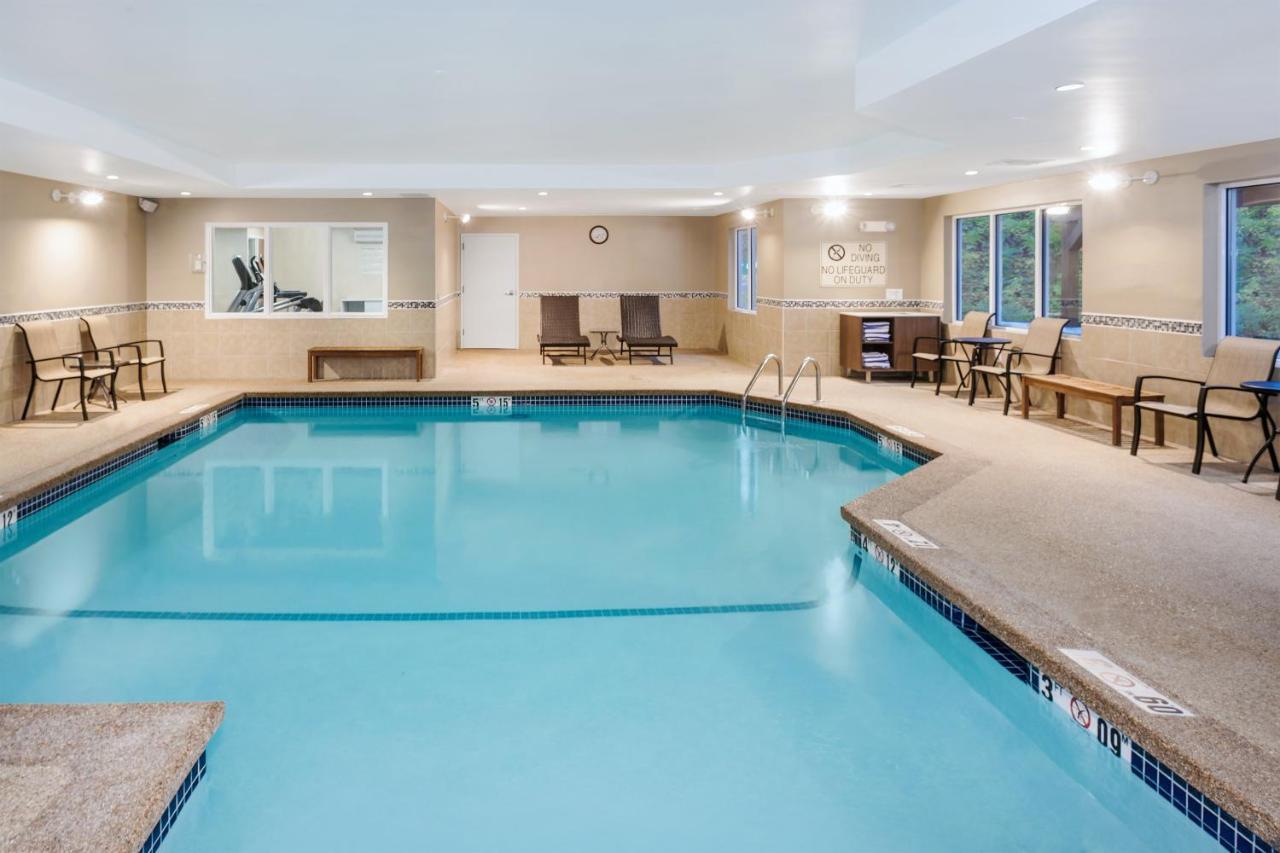Heated swimming pool: Holiday Inn Express & Suites Tilton, an IHG Hotel
