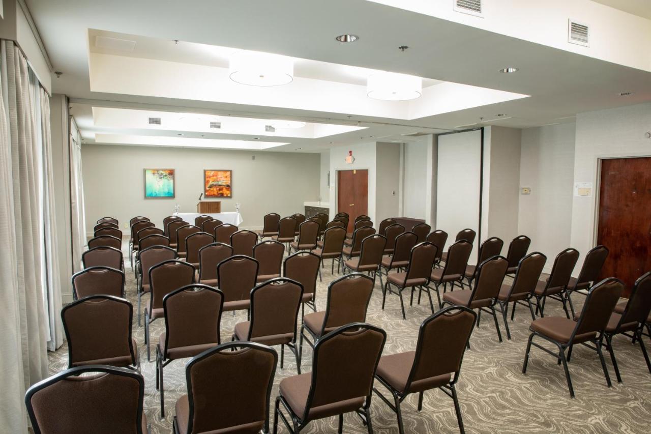 Travelers Inn and Suites Raleigh — photo 17