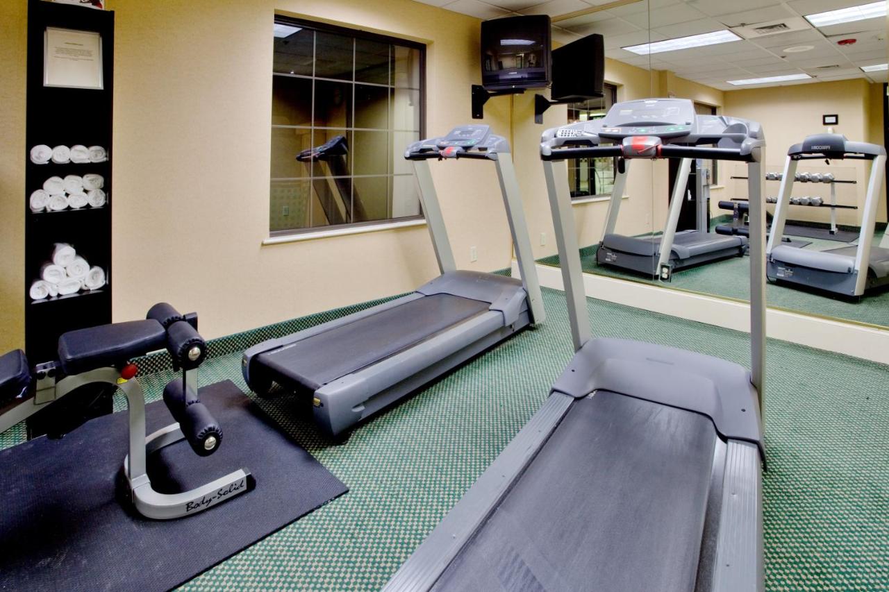 Travelers Inn and Suites Raleigh — photo 9