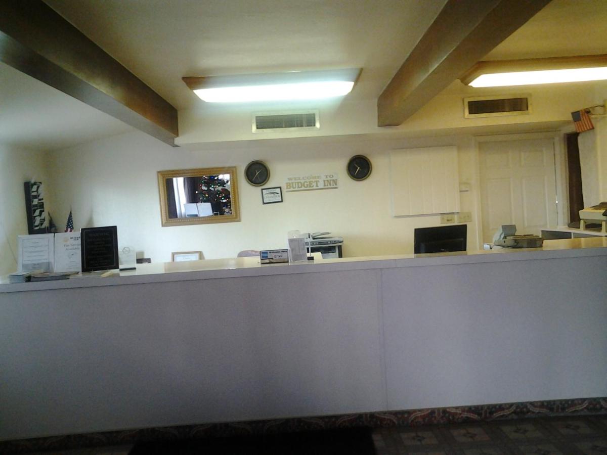 Budget Inn — photo 17