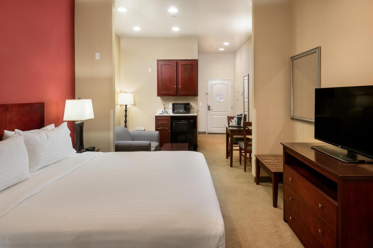 Фото Holiday Inn Express Hotel & Suites Los Angeles Airport Hawthorne, an IHG Hotel