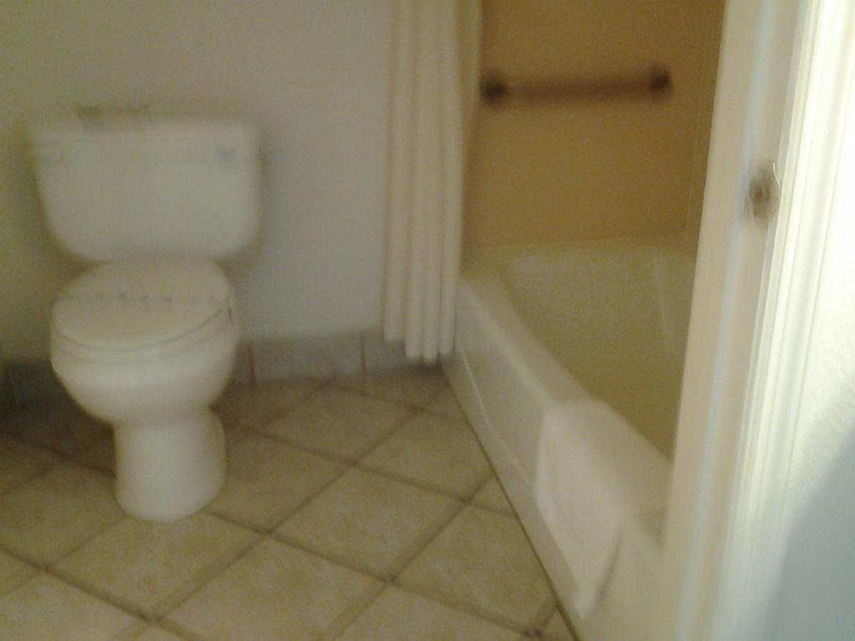 Budget Inn — photo 13