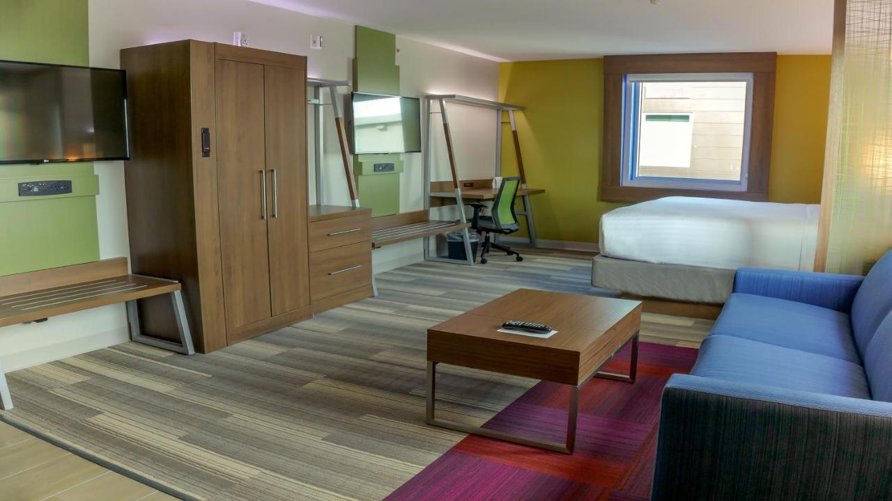 Holiday Inn Express & Suites Miami Airport East by IHG - 5