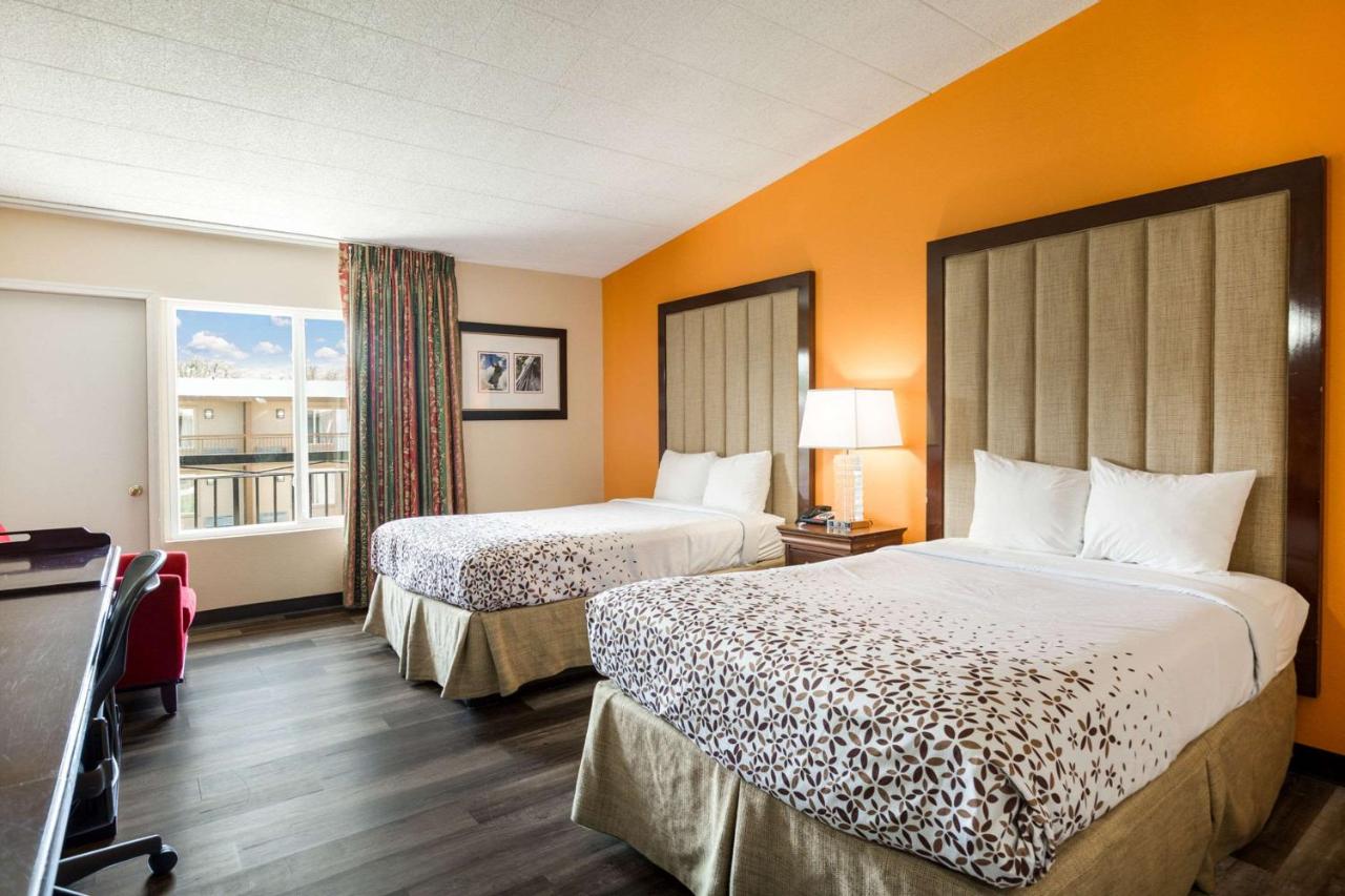 Fairmount Inn & Suites - Stroudsburg — photo 10
