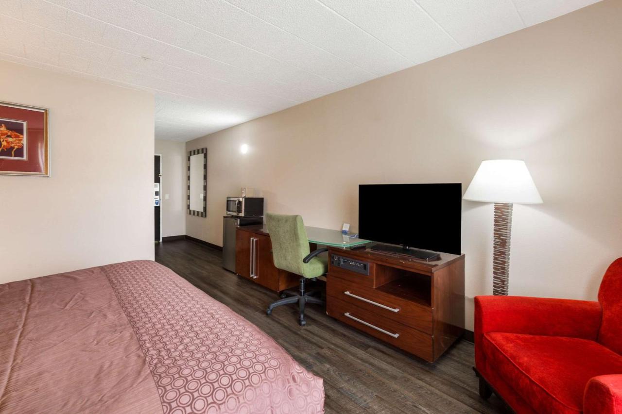 Fairmount Inn & Suites - Stroudsburg — photo 14