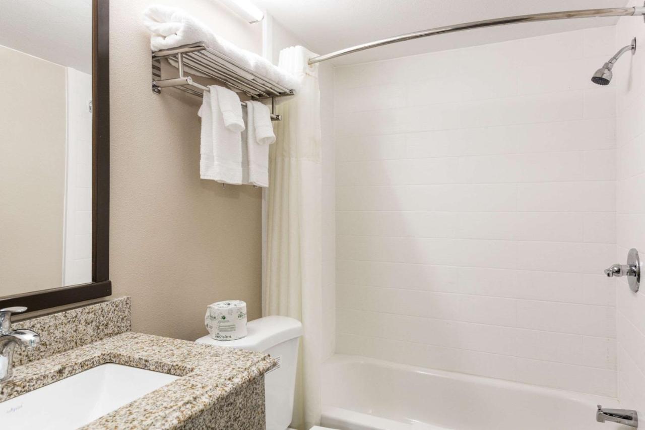 Fairmount Inn & Suites - Stroudsburg — photo 3
