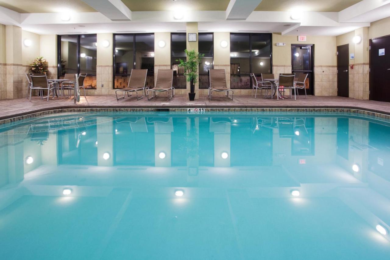 Heated swimming pool: Holiday Inn Express Richfield, an IHG Hotel