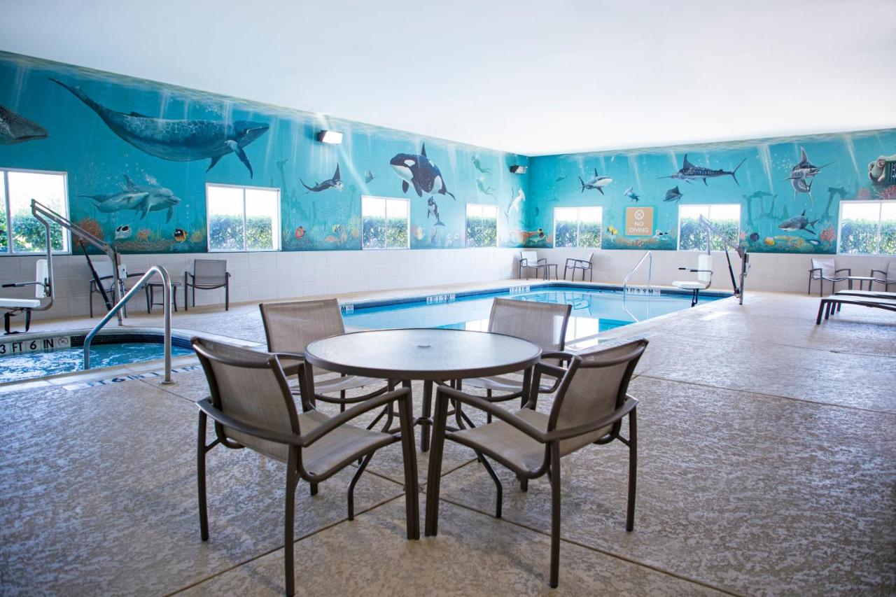 Heated swimming pool: Candlewood Suites - Grand Prairie - Arlington, an IHG Hotel