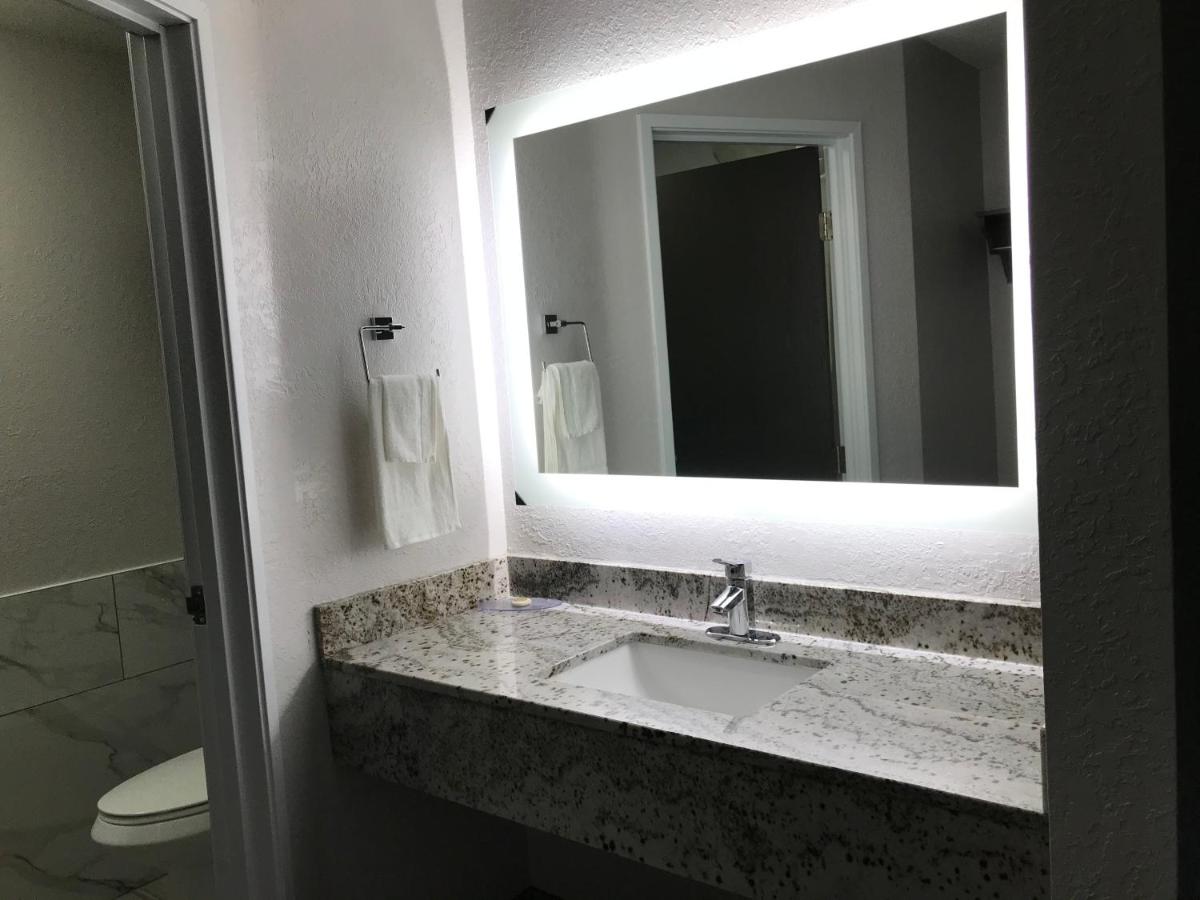 HomeTown Inn — photo 21