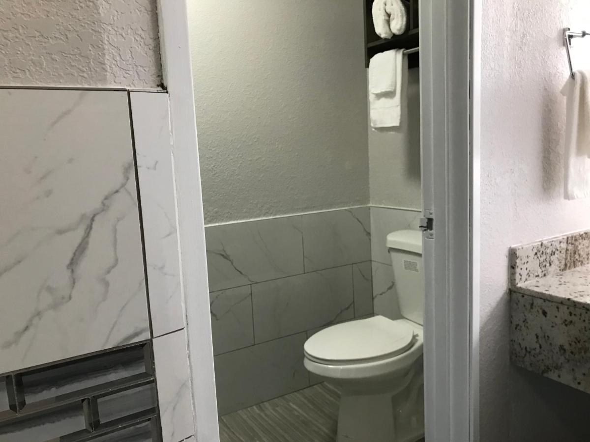 HomeTown Inn — photo 24