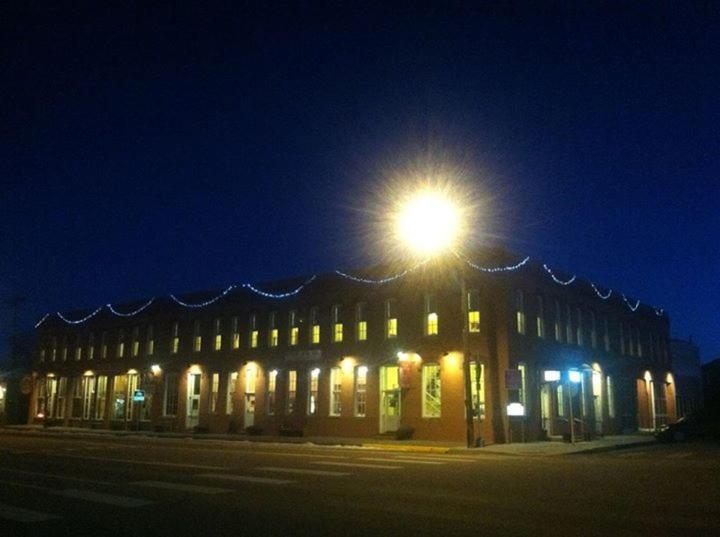 Windsor Hotel & Restaurant — photo 16