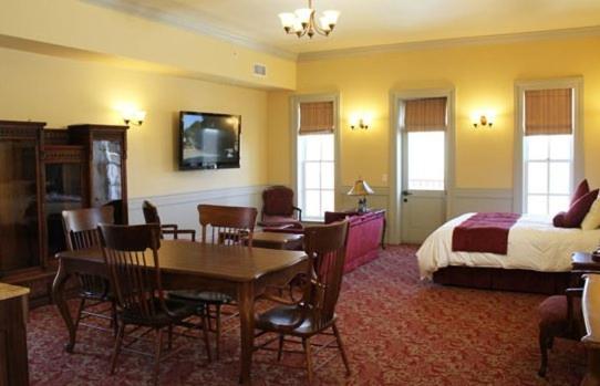 Windsor Hotel & Restaurant — photo 5