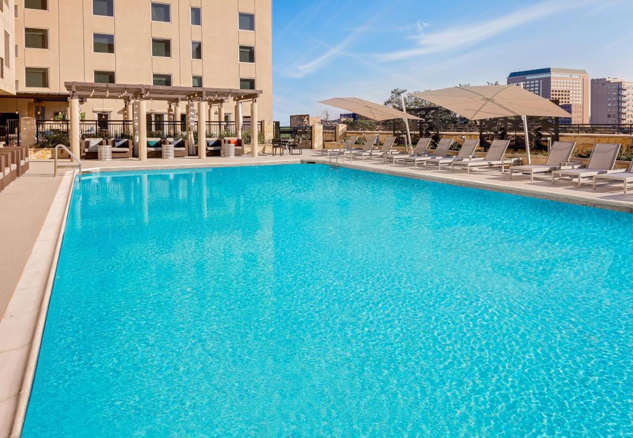 Heated swimming pool: Holiday Inn Express Hotel & Suites Austin Downtown - University, an IHG Hotel