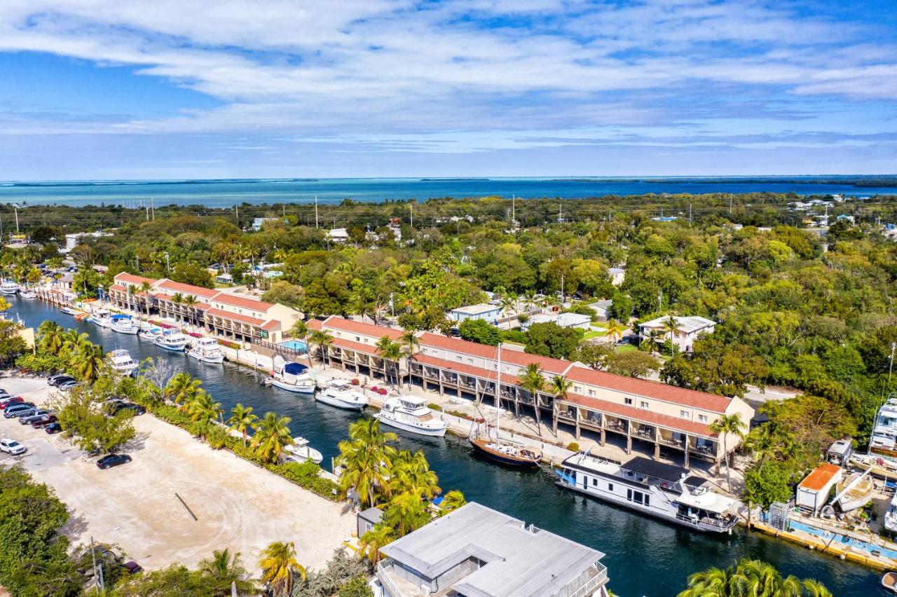 Waterside Suites and Marina — photo 18