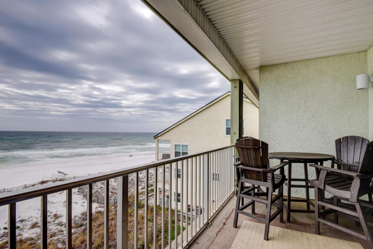Image: Commodore's Retreat 305