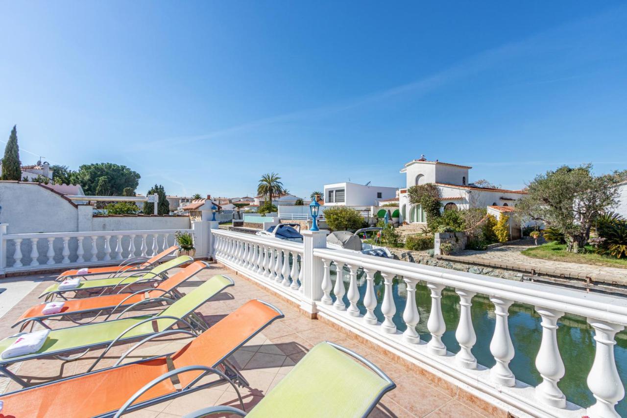 Apart-Rent Villa Creus, Empuriabrava – Updated 2022 Prices