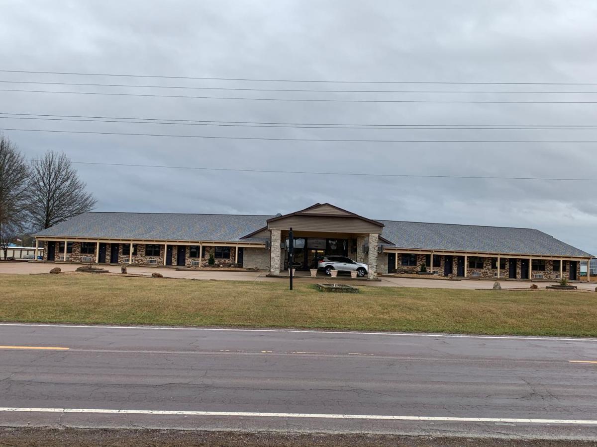 Owensville Motor Inn — photo 22