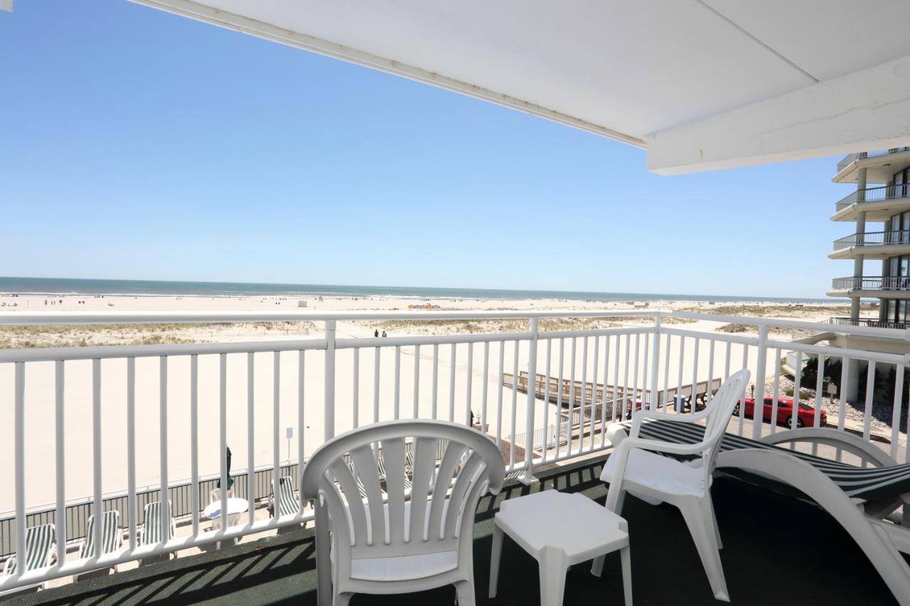 Commander by the Sea Motel — photo 18