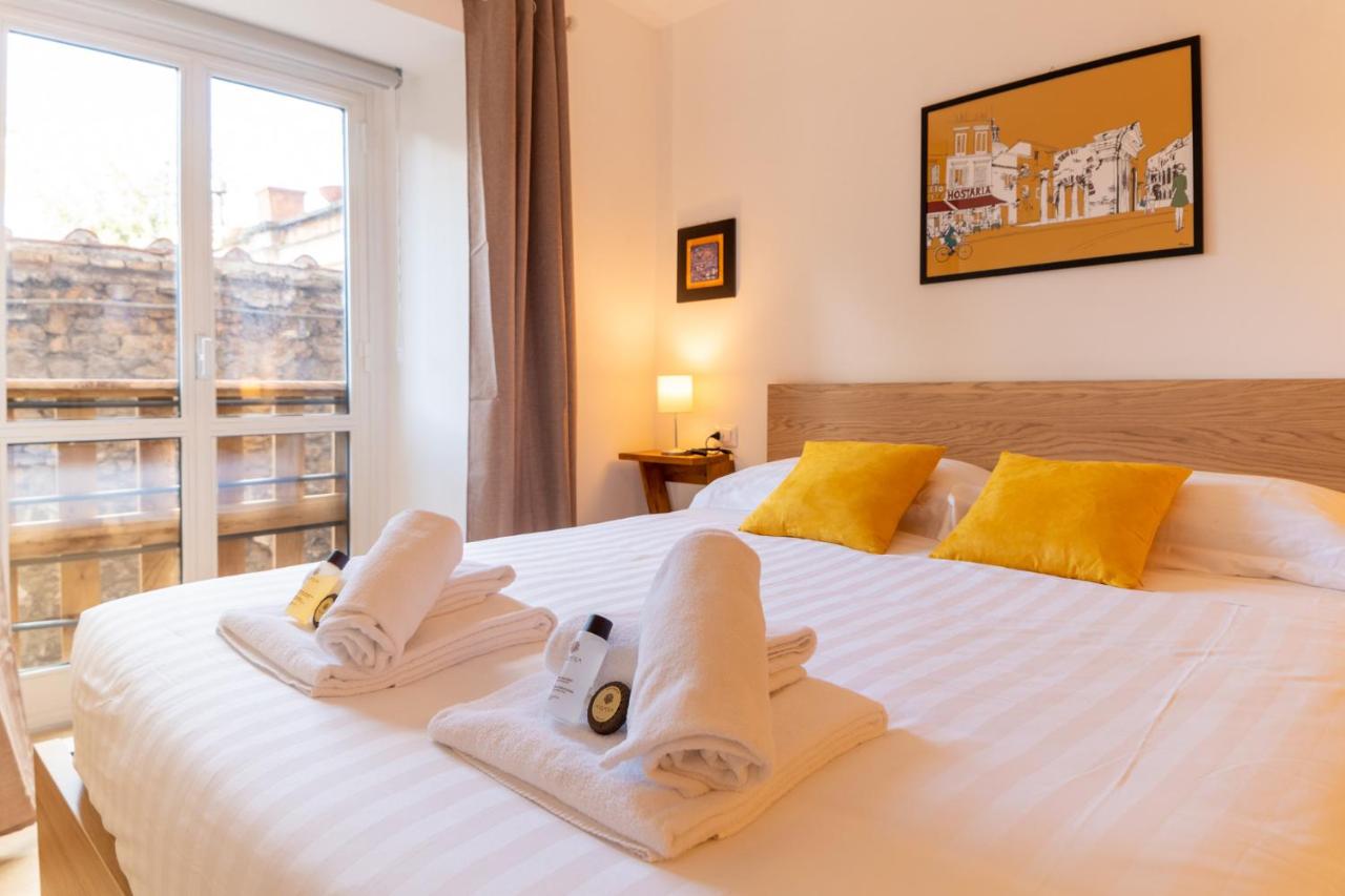 Domus Domi Barberini Sq.