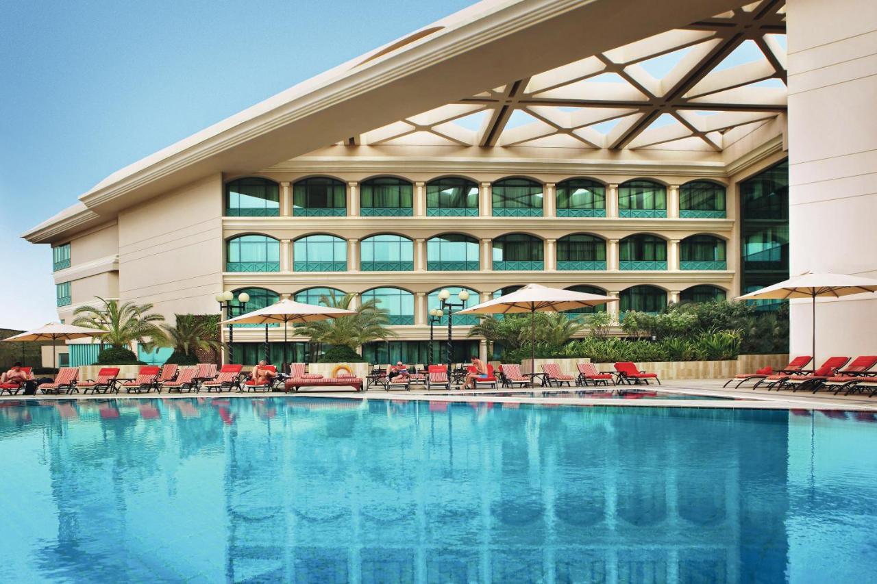 Mövenpick Grand Al Bustan photo