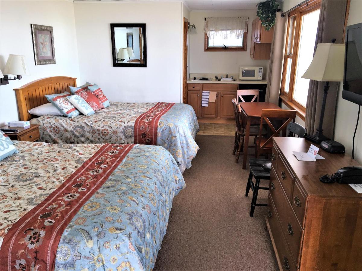 Sandpiper Beachfront Motel — photo 2
