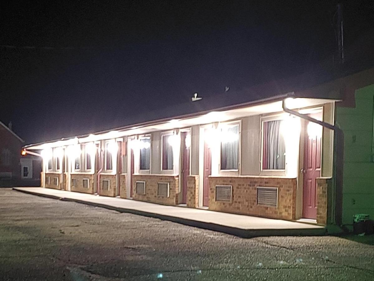 Arapahoe Motel — photo 23