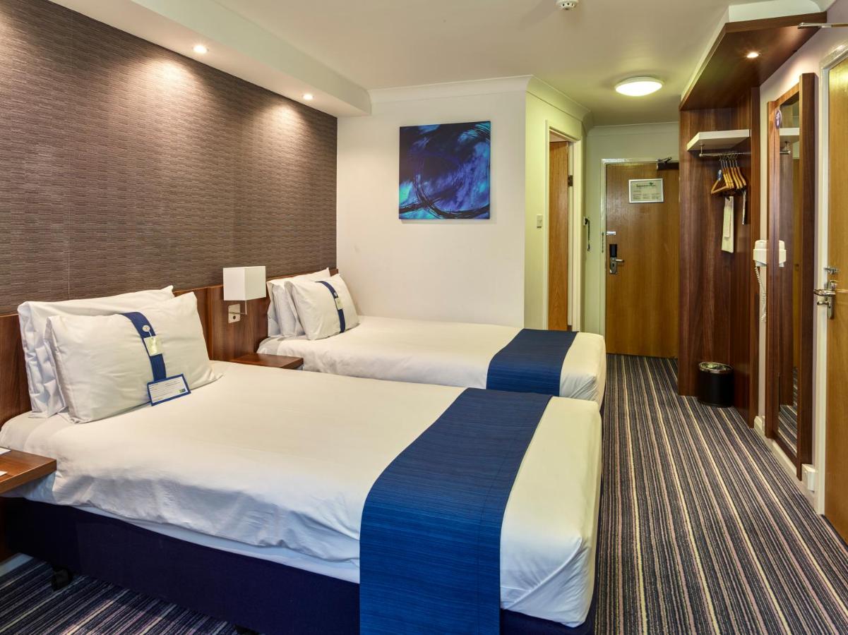 Holiday Inn Express GLENROTHES - Laterooms