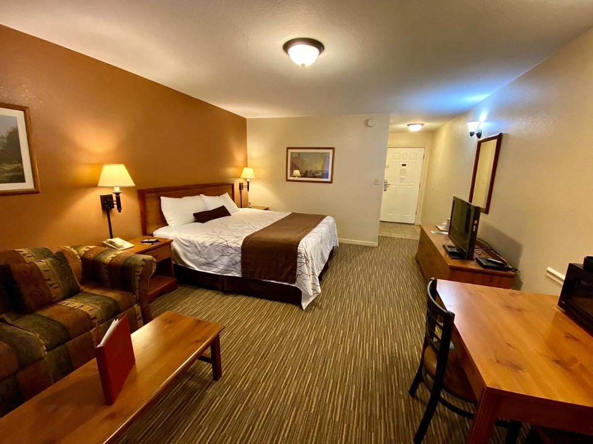 Majestic Mountain Inn — photo 21