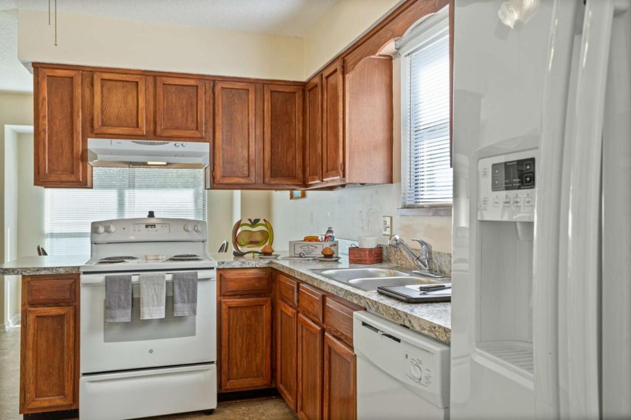 {{ hotelInfo.altText }}