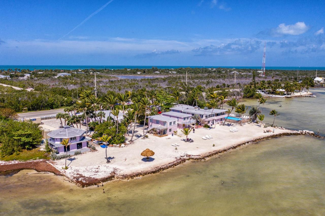 Beach: Rainbow Bend Resort