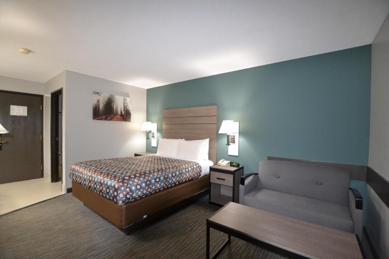 Countryside Inn & Suites, Council Bluffs, IA — photo 17