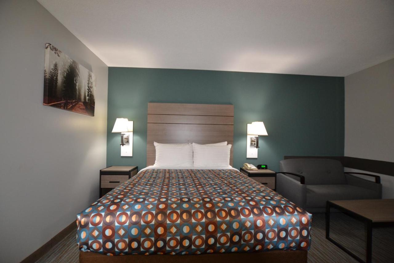 Countryside Inn & Suites, Council Bluffs, IA — photo 15
