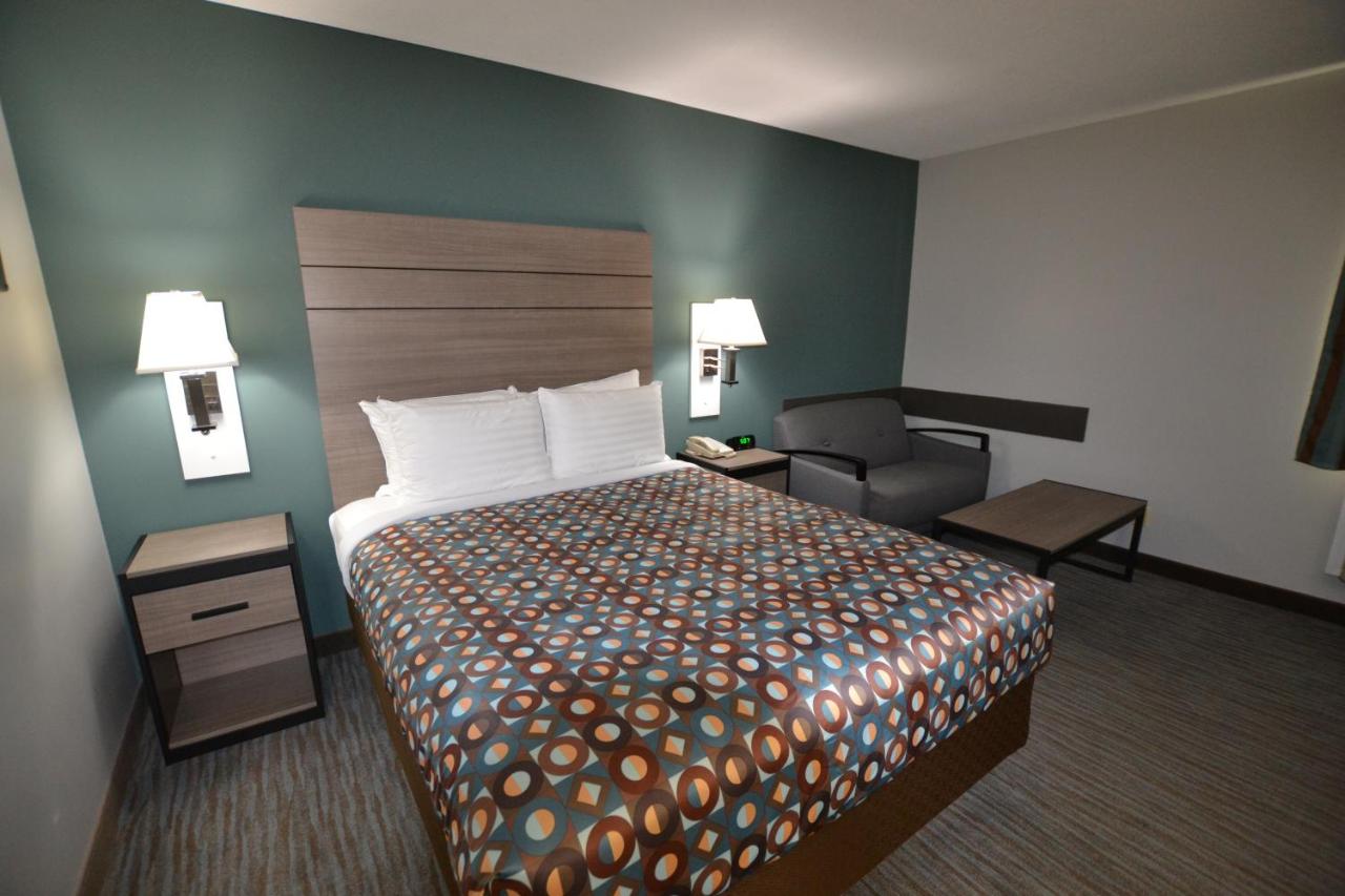 Countryside Inn & Suites, Council Bluffs, IA — photo 16
