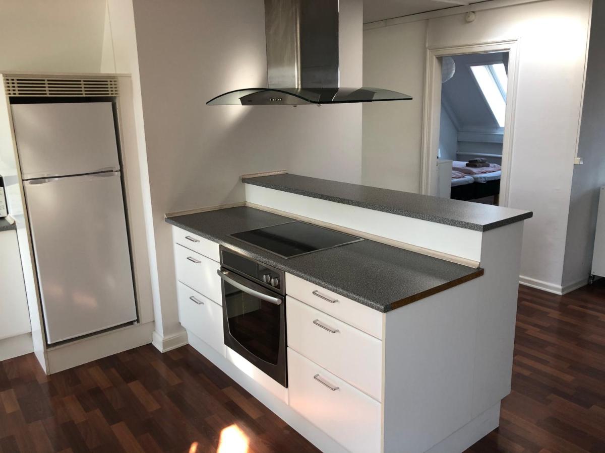 Classic Brown Stone Apartment - 4