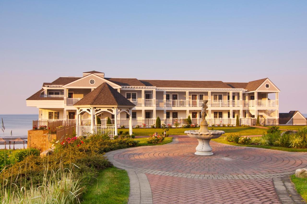 Water's Edge Resort & Spa — photo 22