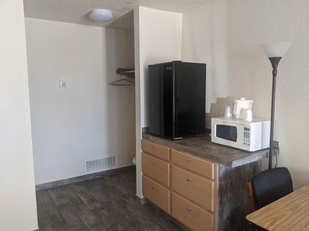 Little Daisy Motel — photo 17