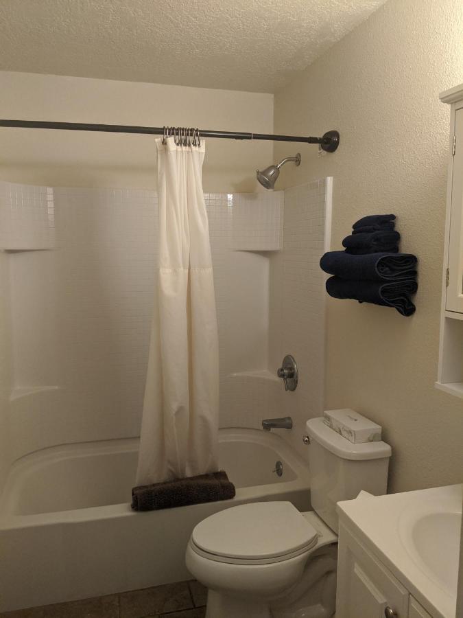 Little Daisy Motel — photo 24