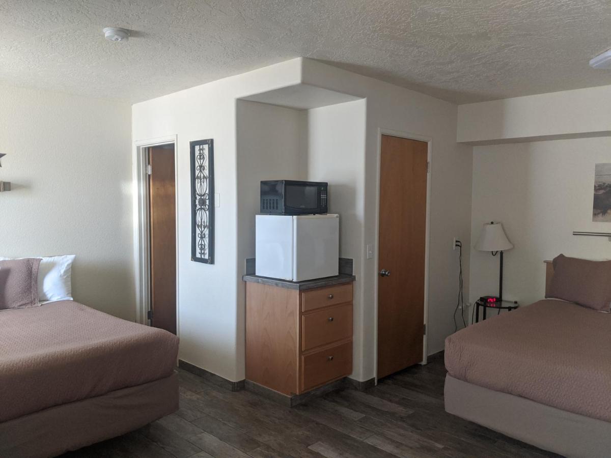 Little Daisy Motel — photo 14