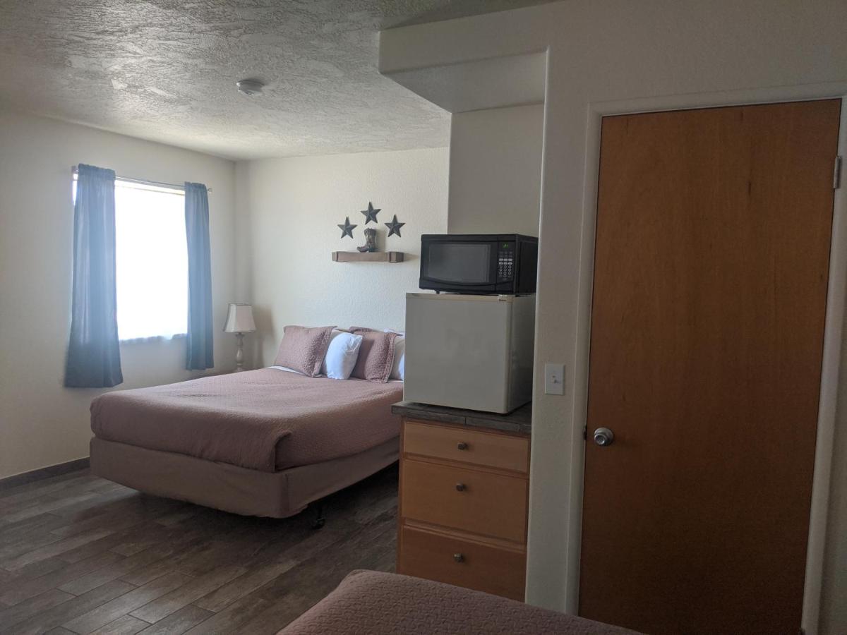 Little Daisy Motel — photo 11