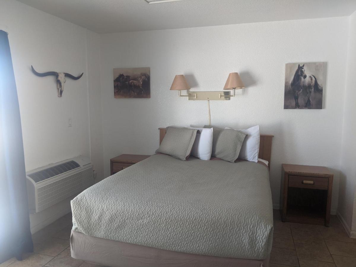 Little Daisy Motel — photo 9