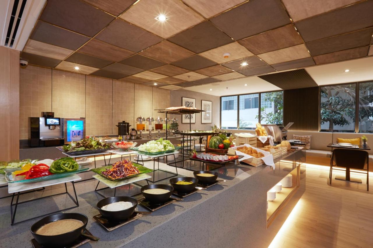 The Quarter Phromphong by UHG - 5