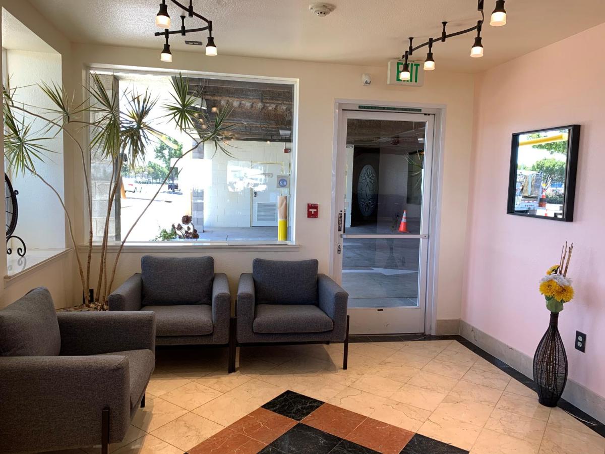 Airport Inn — photo 20