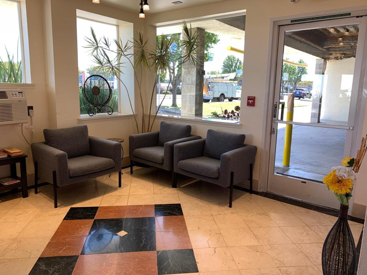 Airport Inn — photo 19