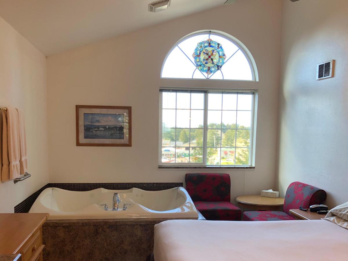 The Landmark Inn — photo 15