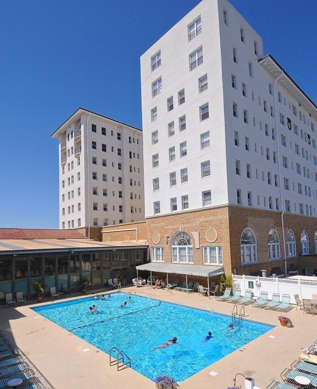 Heated swimming pool: The Flanders Hotel