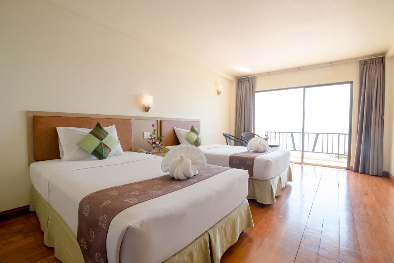 นิวแทรเวลบีชโฮเทลแอนด์รีสอร์ท (New Travel Beach & Resort)