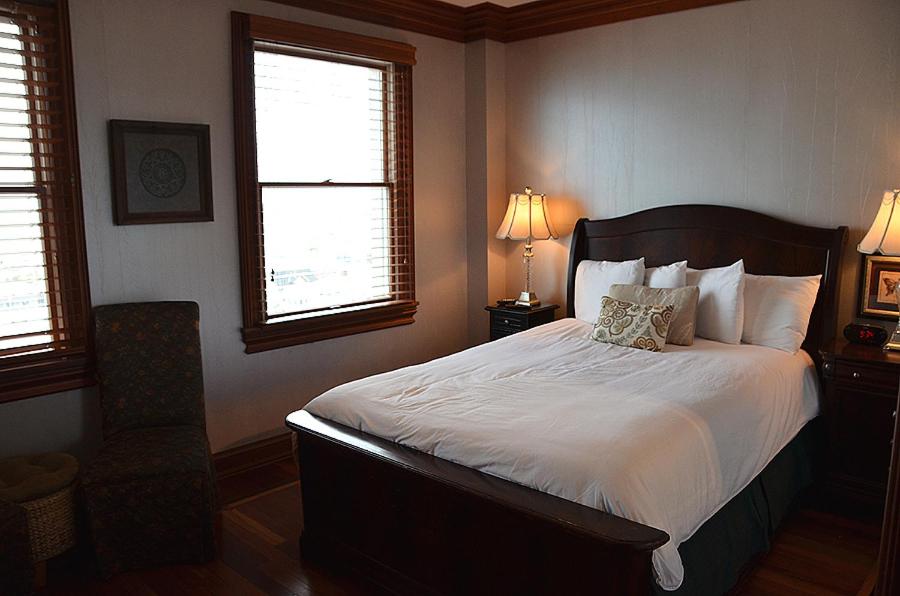 The Flanders Hotel — photo 17