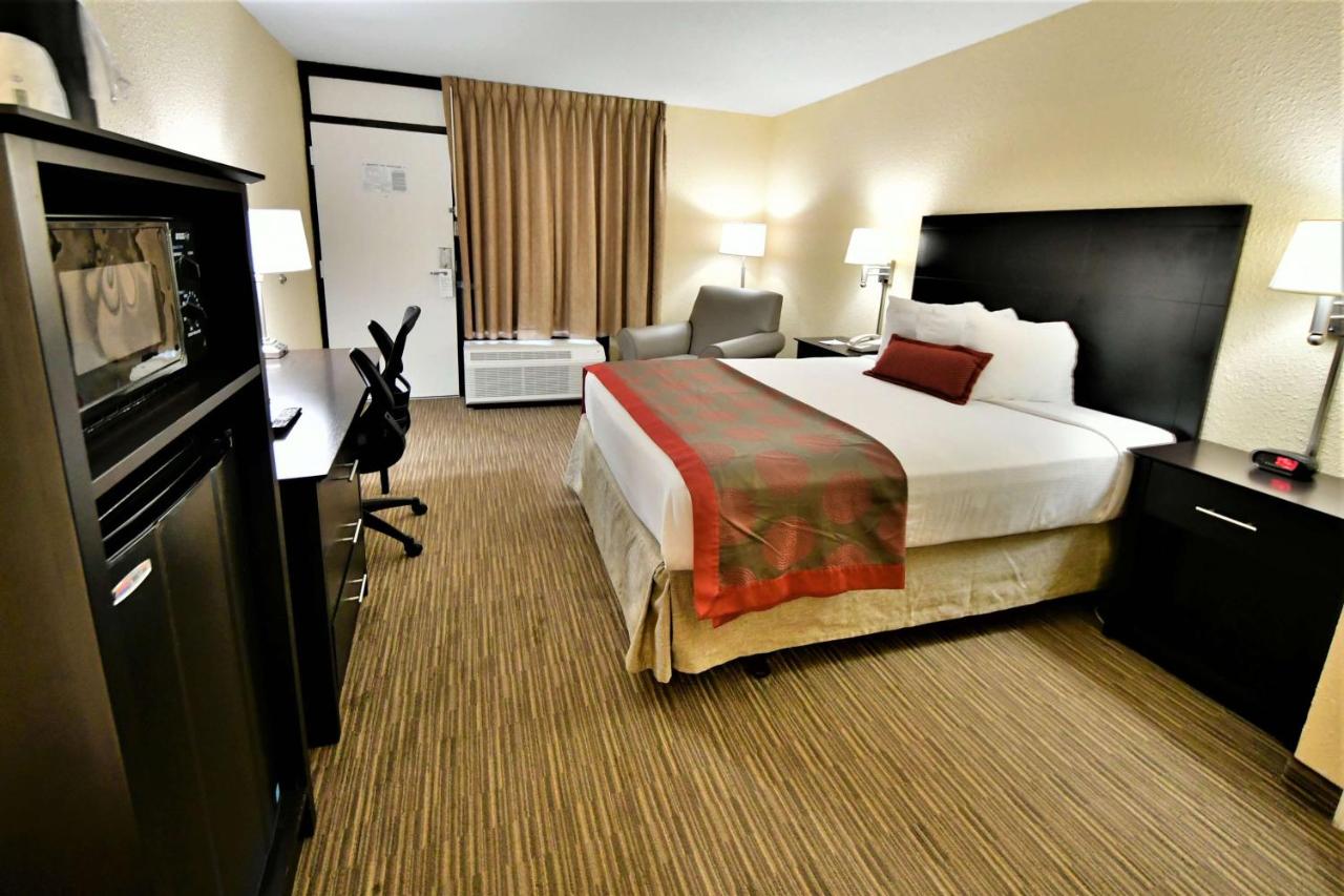 Ramada Inn Mandarin — photo 14